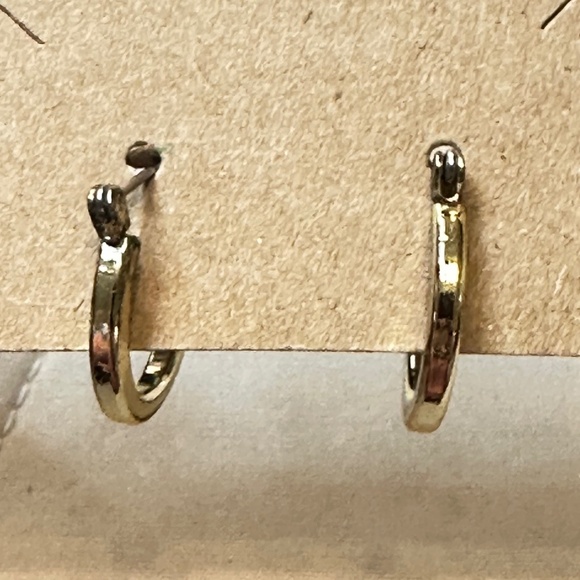2/$15 Gold tone hoops w/hinge snap back clasp. - Picture 1 of 8